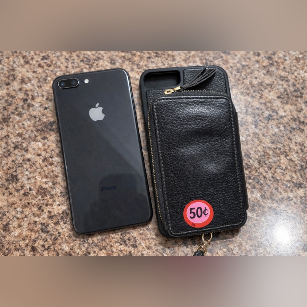 Apple iPhone 8 Plus + Black Zipper Wallet Case